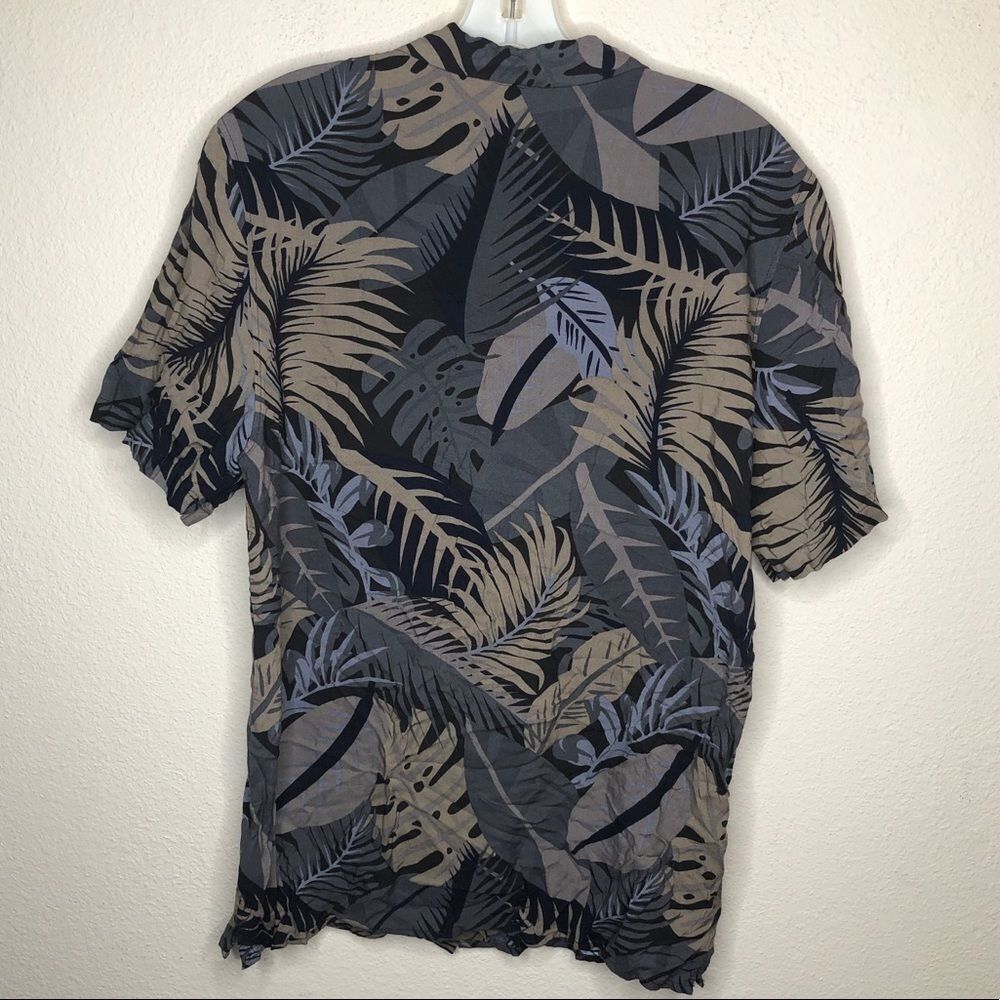 Divided Shirt - Picture 2 of 7